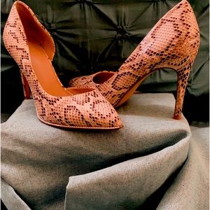 Snake 🐍 skin heels